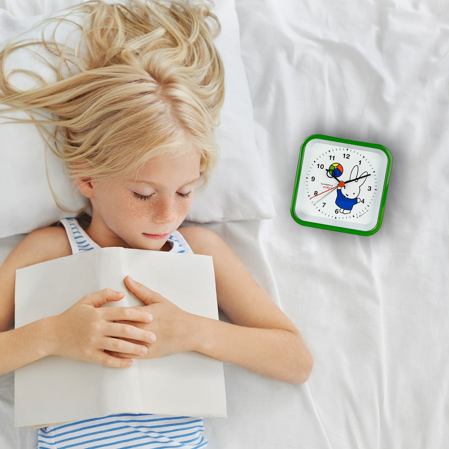 Réveil Miffy vert – Montre analogique Nijntje – Lumière LED – Fonction Snooze – Design néerlandais 