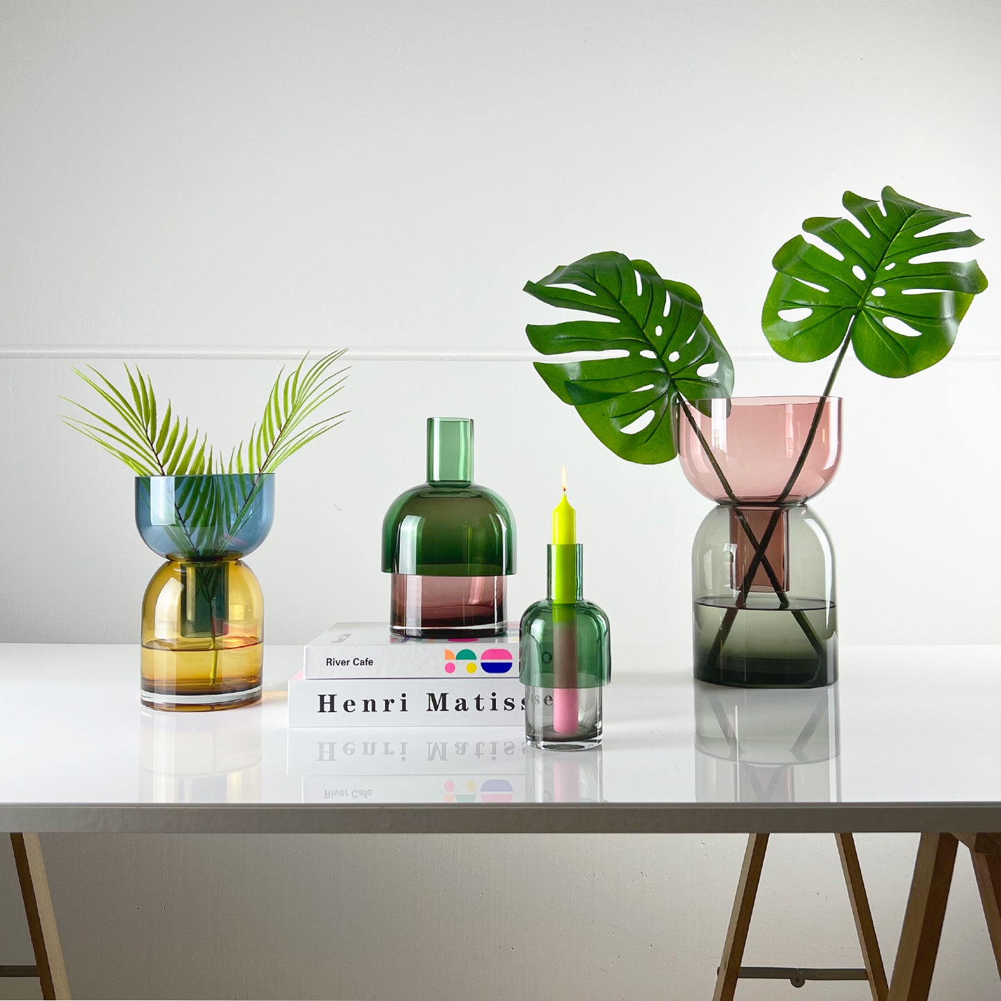 Flip Vase Medium Green and Pink - Vase - Reversible - Borosilicate Glass - Dual Sided - Floral